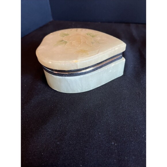 Heart Shaped Alabaster Jewelry Trinket Box Container Hand Carved Stone in Italy - Picture 11 of 14